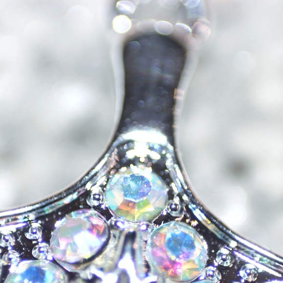 Iridescent whale tail crystal belly ring - Picture 11 of 12